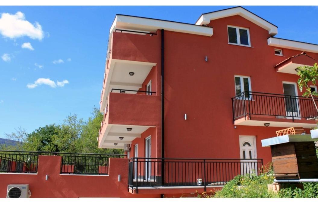 Odessa Mama Apartamento Bijela Exterior foto