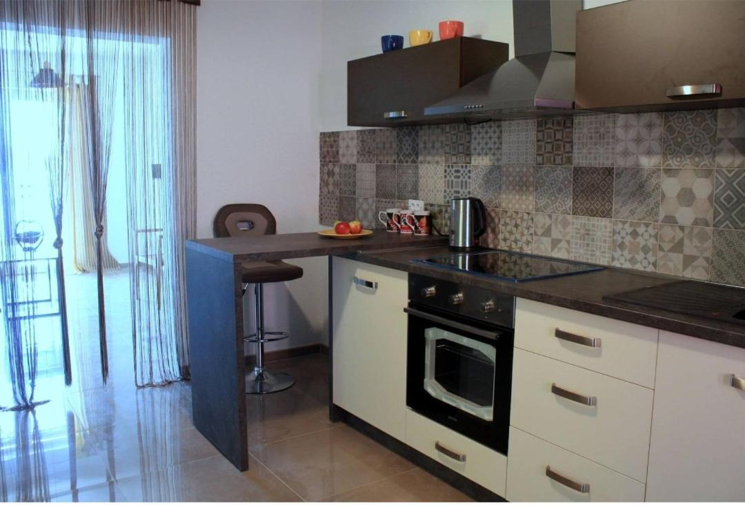 Odessa Mama Apartamento Bijela Exterior foto